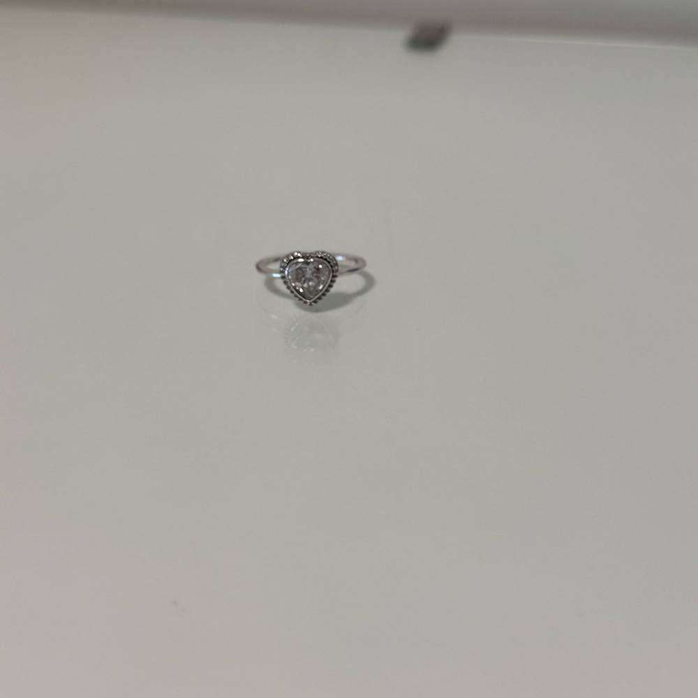 Heart shaped pandora ring in silver. SIZE 52